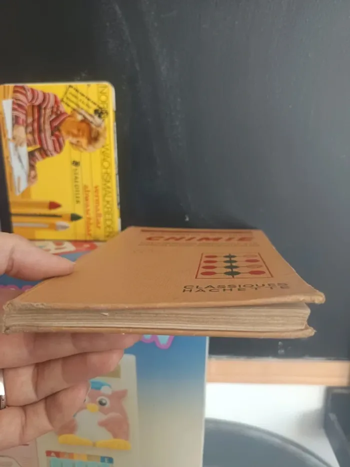 Ancien livre de Chimie . Vintage . - photo numéro 4