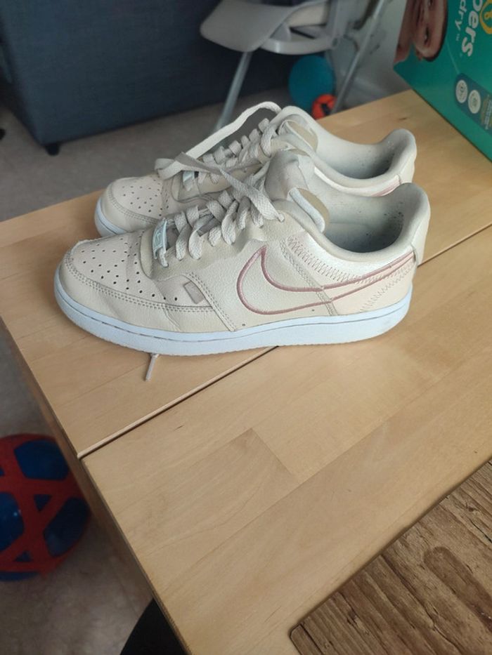 Nike beige - photo numéro 3