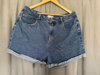 Short jean