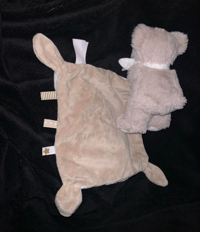 2 doudou  tout doux pommette et chicco comme neuf - photo numéro 3