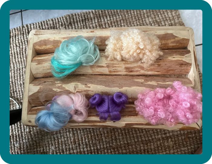 Lot petites perruques L.O.L