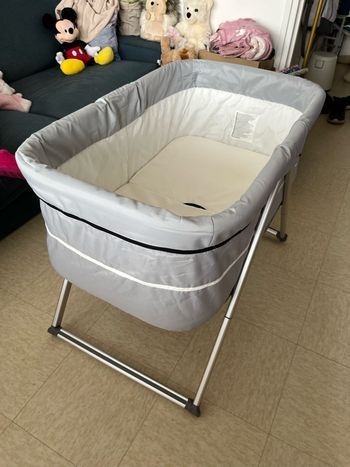 Berceau pliable avec alèses et draps housse