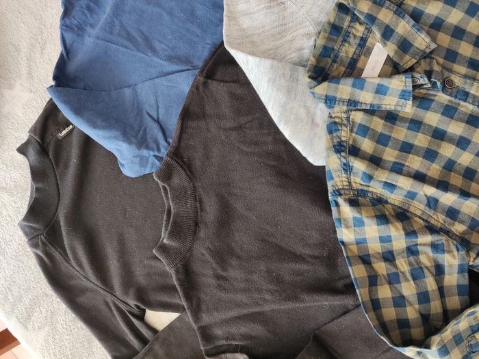 Lot de chemise, t-shirt manches longues et pull fin 6/7 ans - photo numéro 2