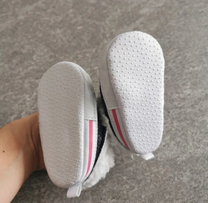 Chaussures chaudes bébé fille 0/6 mois neuves - photo numéro 3