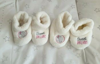 Chaussons 0/6 mois et 6/12 mois