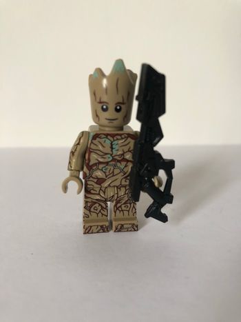 Figurine type lego Groot Marvel