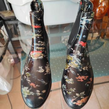 Bottines caoutchouc fleuries taille 39