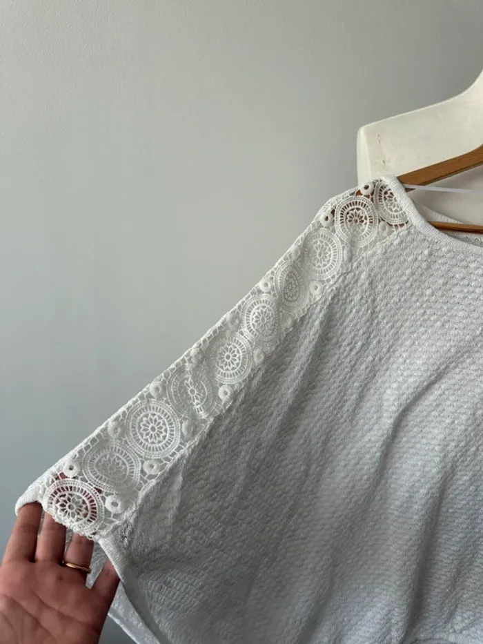 Joli haut broderie XL/42 - photo numéro 2