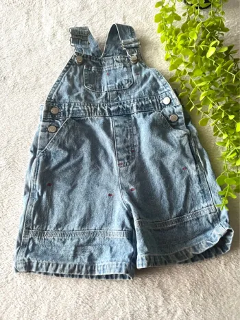 Très belle salopette en jean pour petit garçon