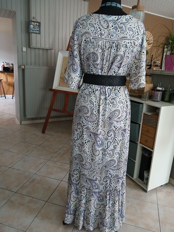 Belle robe longue T46. - photo numéro 5