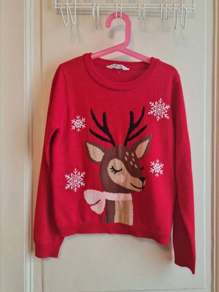 Pull rouge renne Primark taille 10-11 ans