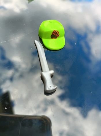 Casquette et machette playmobil