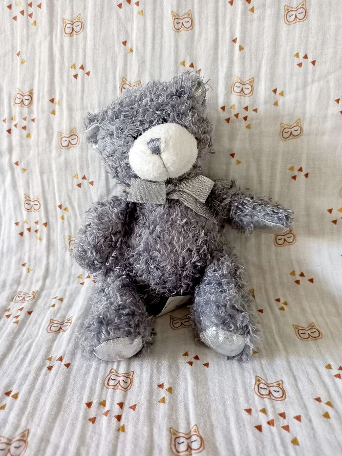 Doudou peluche ours Yves rocher