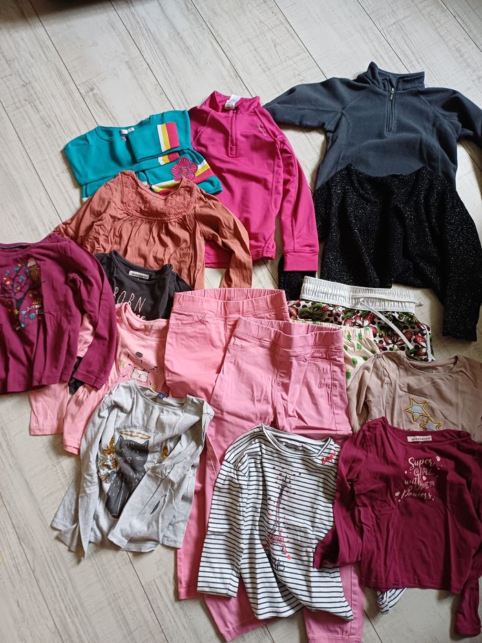 Lot vêtements fille en 6 ans - photo numéro 2