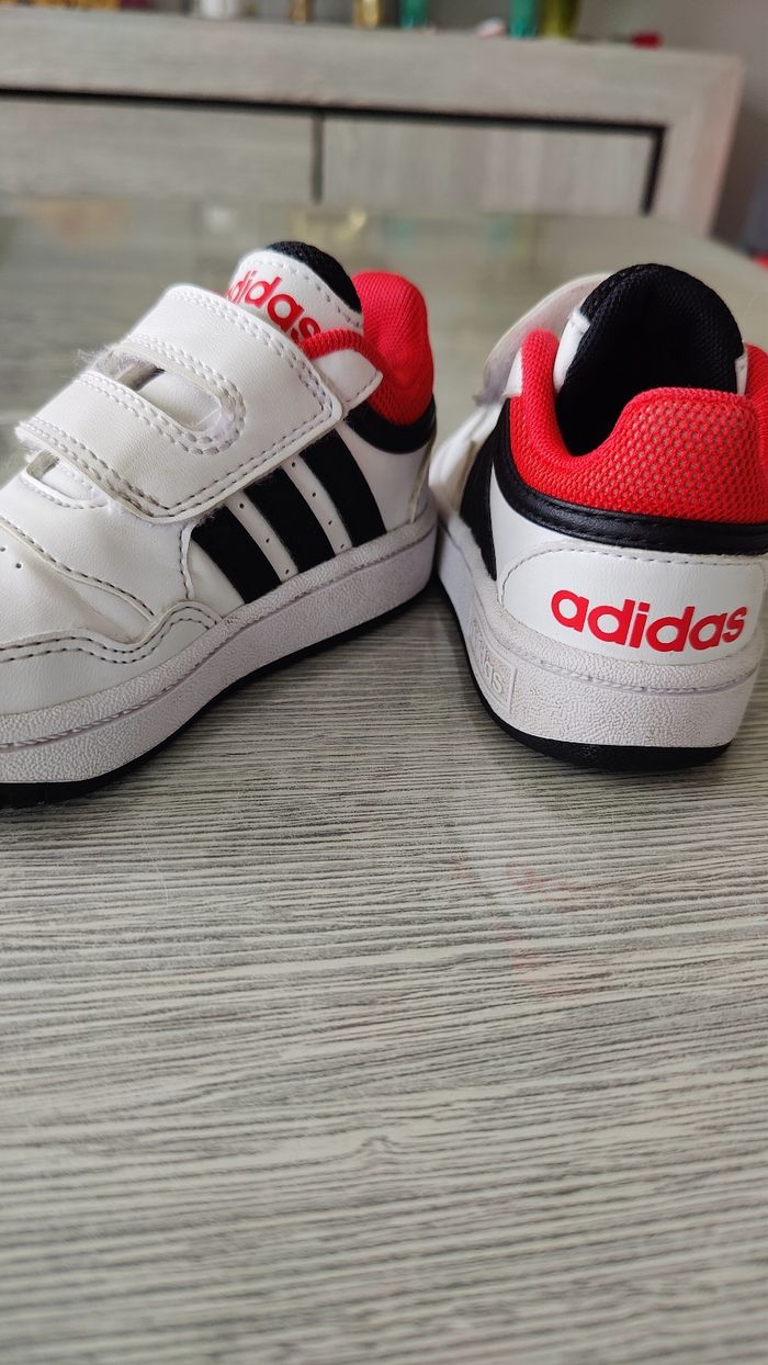 Basket Adidas taille 21 - photo numéro 3