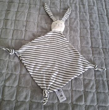 Doudou Lapin Petit Bateau 