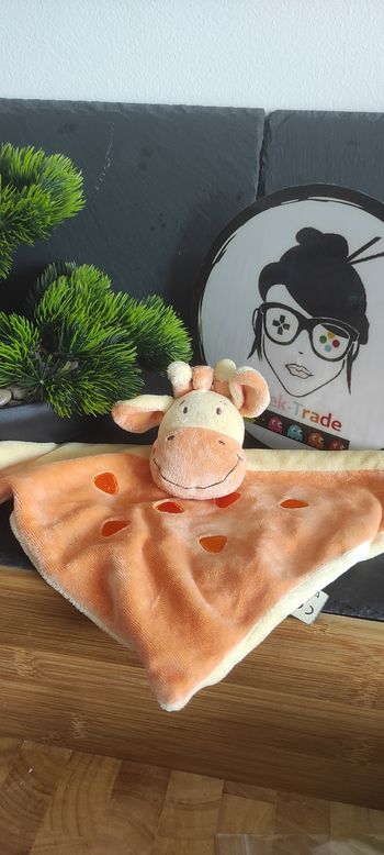 Doudou plat vache girafe orange jaune Mots d'Enfants triangle carré