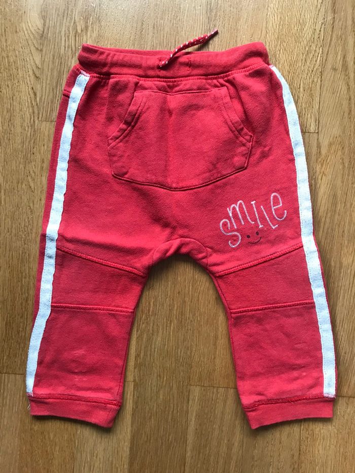 Pantalon rouge - taille 24 mois