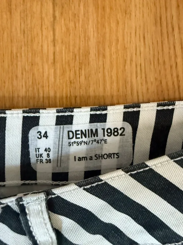 Short à rayure noir et blanc en très bon état taille 36 denim 1982 - photo numéro 5
