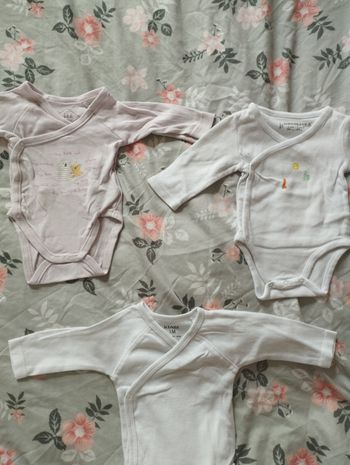 Lot bodies ml fille 1 mois