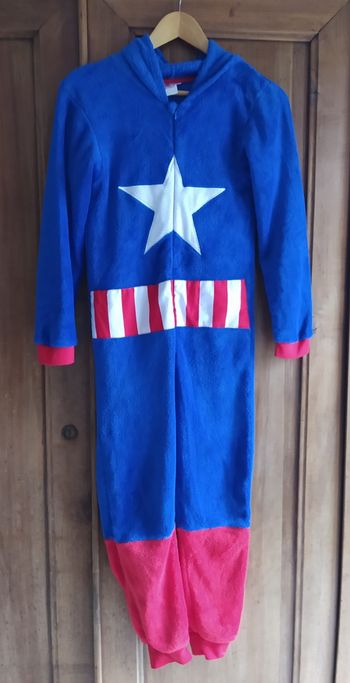 Combi pyjama Avengers taille XXS.