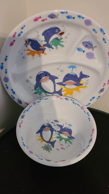 assiette et bol enfant motif dauphins