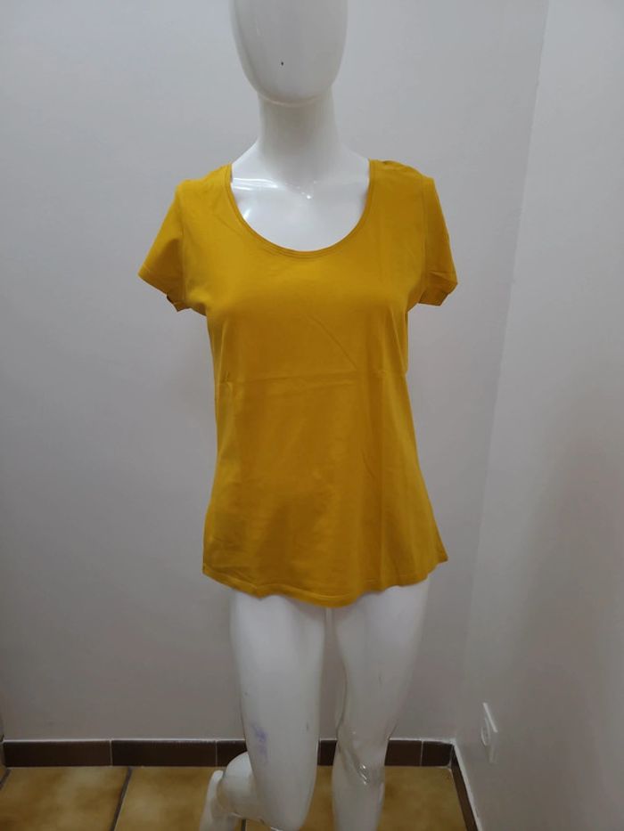T shirt moutarde kiabi taille L