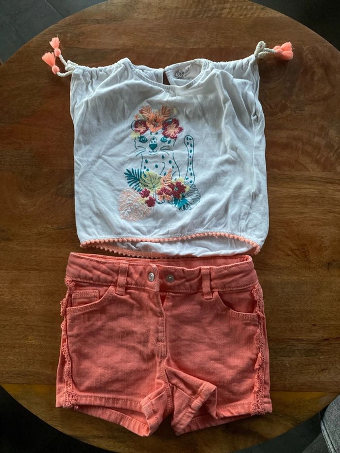 Ensemble tee-shirts + short