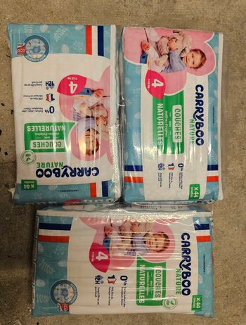 3 paquets de couches carryboo taille 4