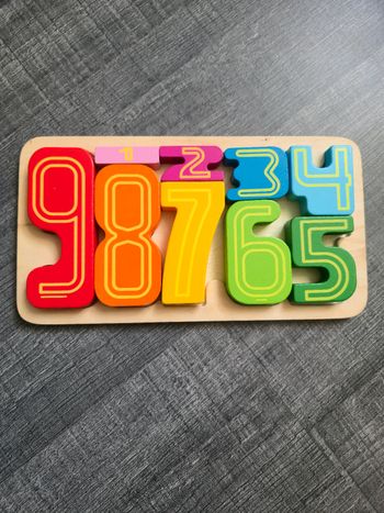 Jouet en bois chiffre