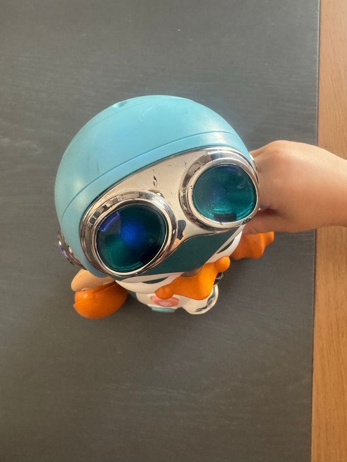 Robot Pingouin musical Moontoy