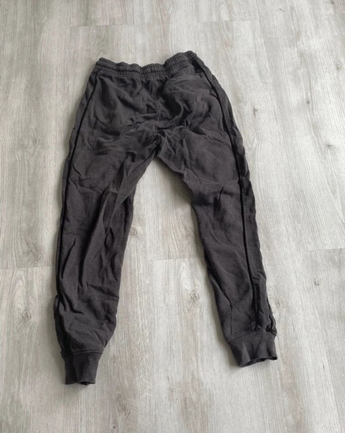Jogging marque Kiabi taille S - photo numéro 3