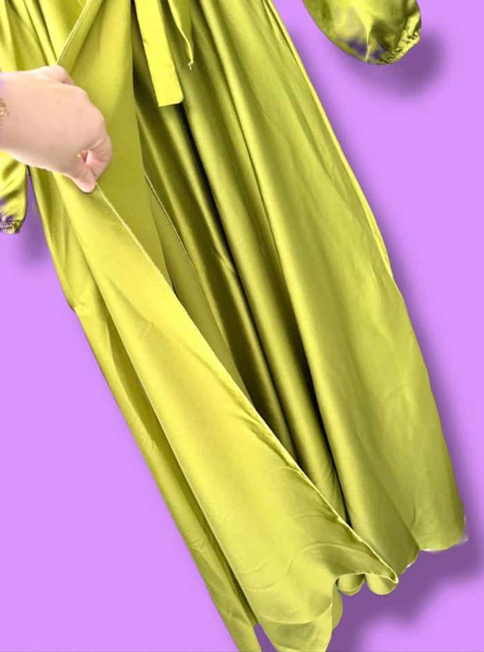Robe de soirée satinée verte - photo numéro 6
