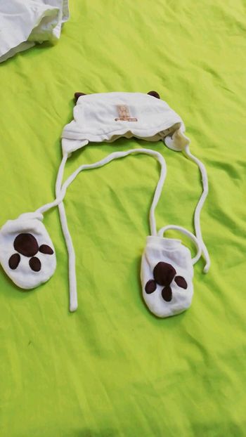 Bonnet et gant bébé