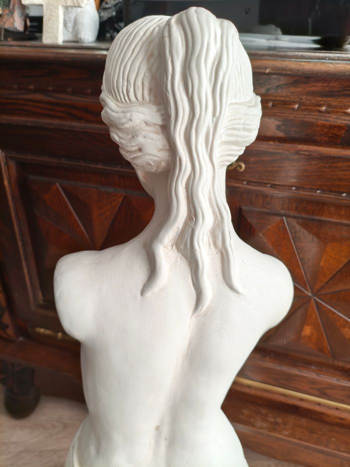Sculpture représentant Vénus de Milo - photo numéro 6