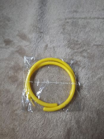 Boucles d'oreilles jaunes neuf