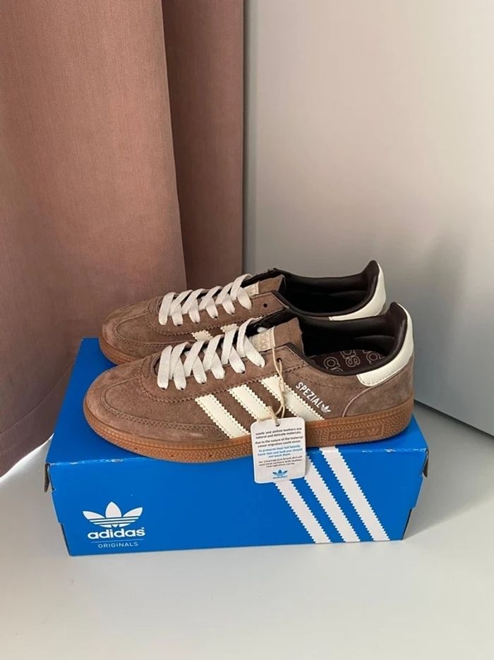 Adidas Handball Spezialtaille 41 - photo numéro 3