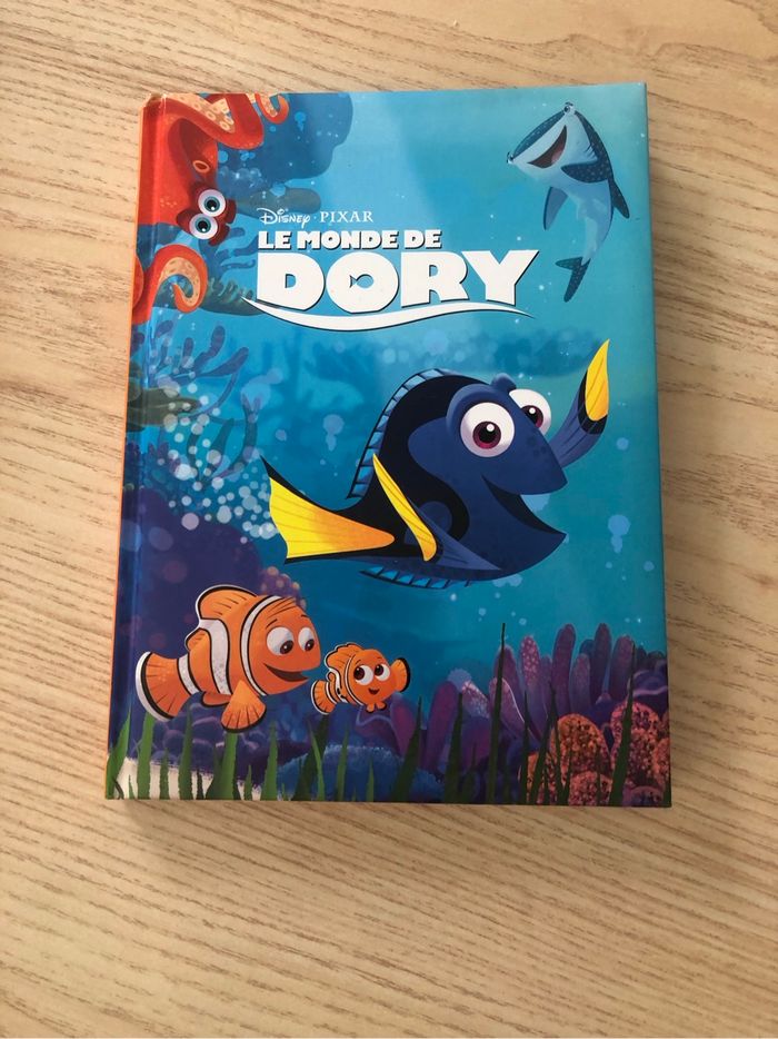 Livre le monde de dory