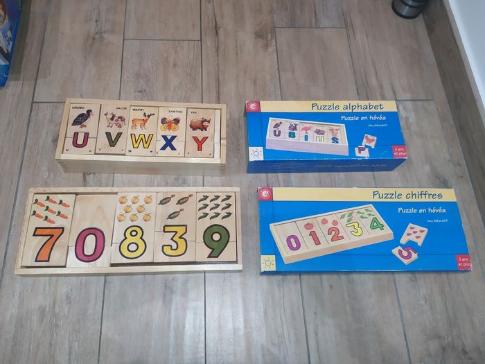 2 puzzles en bois l'alphabet et les chiffres