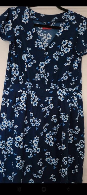 Robe bleue fleurie