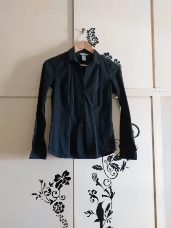 Chemise noire cintrée