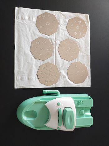 Machine à décorer les ongles