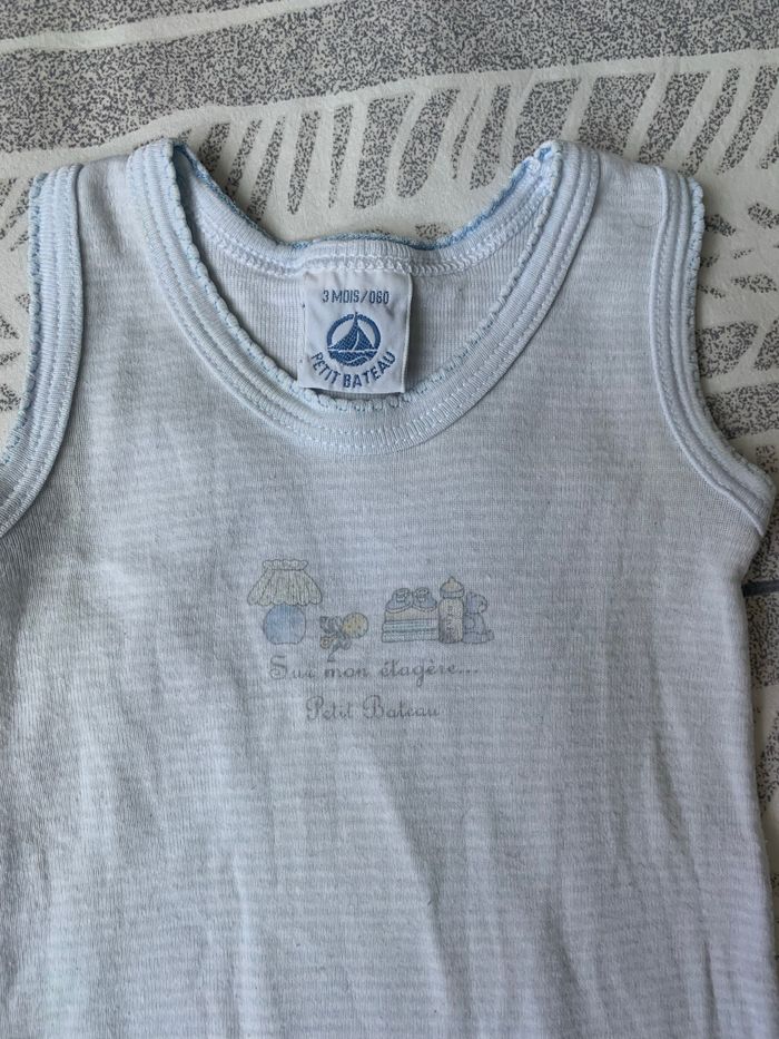 Lot bodies 3 mois - photo numéro 2