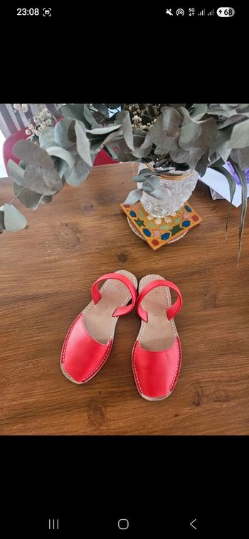 Sandales rouges cuir minorcaise
