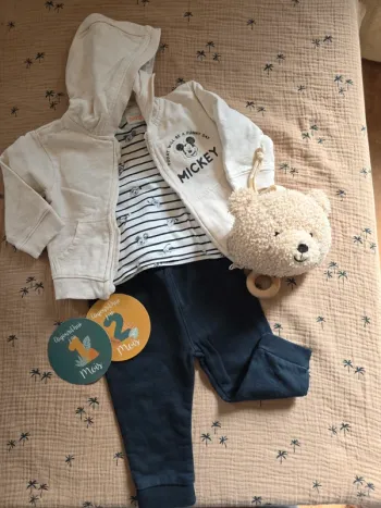 Ensemble Disney baby 3 pièces neuf
