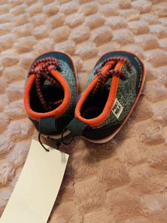 Chaussure bébé Kiabi 3/6m tbe - photo numéro 2