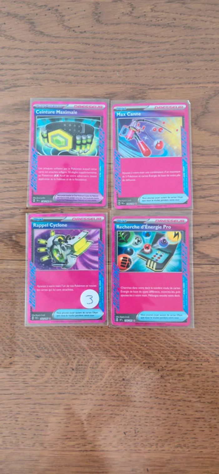 Lot de 4 cartes pokémon high-tech