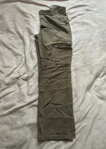 Jean avec poche cargo kaki stradivarius
