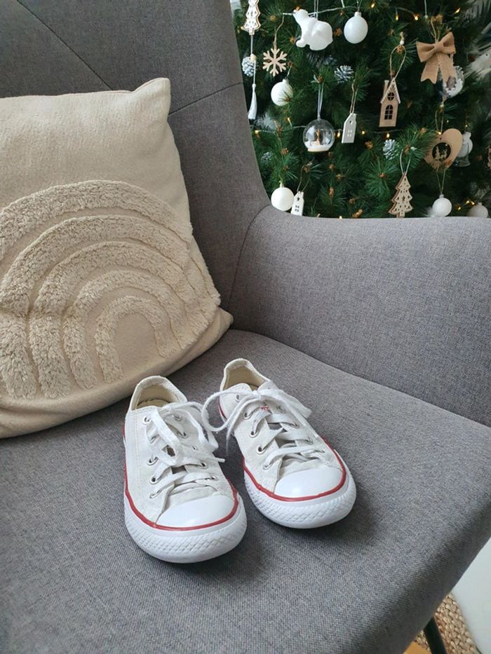 Baskets converse blanche
pointure 32 mixte - photo numéro 2