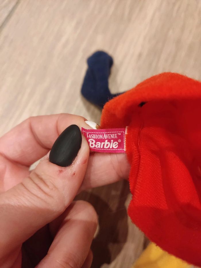 Pull Barbie Ken Doll Fashion Pink Label Bleu Rouge Jaune - photo numéro 3